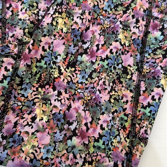 RBK leggings flower Medium NWOT - Picture 2 of 5